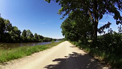 Obrázek z trasy České Budějovice - Hluboká nad Vltavou - cyklostezka po pravém břehu Vltavy