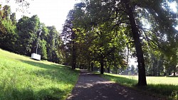 Obrázek z trasy Výlet na hrad Hukvaldy. Naučná stezka Hradní vrch.