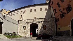 Imagen de ruta Camino por Ascoli Piceno lleno de historía