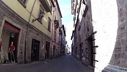 Imagen de ruta Camino por Ascoli Piceno lleno de historía