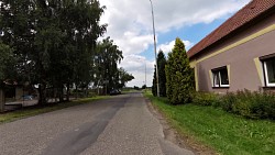 Bilder aus der Strecke Džbánsko –  Landschaft des goldenen Kalksteins