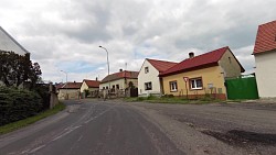 foto van de route Hoogland Dzban - landschap van gouden kalkmergel