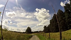 Obrázek z trasy Londýn, Paříž, Nový York - za pár hodin na kole.