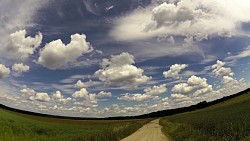 Obrázek z trasy Londýn, Paříž, Nový York - za pár hodin na kole.