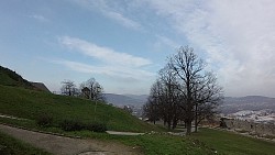 Obrázek z trasy Trenčín - procházka od zimního stadionu přes centrum až na hrad.