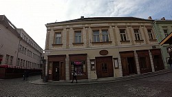 Obrázek z trasy Trenčín - procházka od zimního stadionu přes centrum až na hrad.