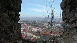 Obrázek z trasy Trenčín - procházka od zimního stadionu přes centrum až na hrad.