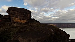 Imagen de ruta En la cima de Roraima desde Jacuzzi a Roraima Window