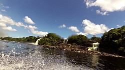 Bilder aus der Strecke Spaziergang unter dem Wasserfall Salto Hacha und Fahrt auf dem Canaima Lagoon