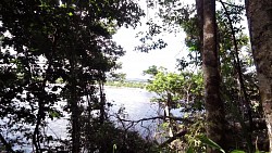 Imagen de ruta El paseo bajo la cascada Salto Hacha y el paseo por un barco en la laguna de Canaima