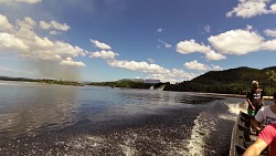 Imagen de ruta El paseo bajo la cascada Salto Hacha y el paseo por un barco en la laguna de Canaima