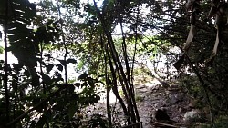 Imagen de ruta El paseo bajo la cascada Salto Hacha y el paseo por un barco en la laguna de Canaima