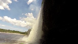 Bilder aus der Strecke Spaziergang unter dem Wasserfall Salto Hacha und Fahrt auf dem Canaima Lagoon