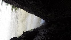 Bilder aus der Strecke Spaziergang unter dem Wasserfall Salto Hacha und Fahrt auf dem Canaima Lagoon