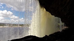 Picture from track A walk under the Salto Hacha waterfall and a ride along the Canaima lagoon