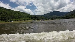 Obrázek z trasy Off-roadové přebrodění zatopené cesty u jezera Poiana Marului