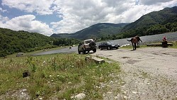 Obrázek z trasy Off-roadové přebrodění zatopené cesty u jezera Poiana Marului