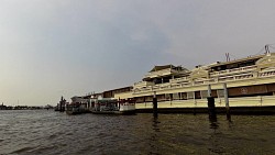 Obrázek z trasy Bangkok, po řece k chrámu Wat Arun