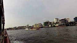 Obrázek z trasy Bangkok, po řece k chrámu Wat Arun