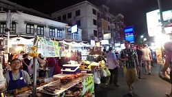 Obrázek z trasy Khao San Road v noci, Bangkok