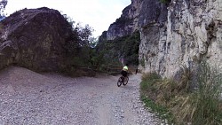 Obrázek z trasy Ponale Trail: úžasná cyklotrasa u Lago di Grada