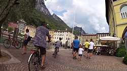 Obrázek z trasy Ponale Trail: úžasná cyklotrasa u Lago di Grada